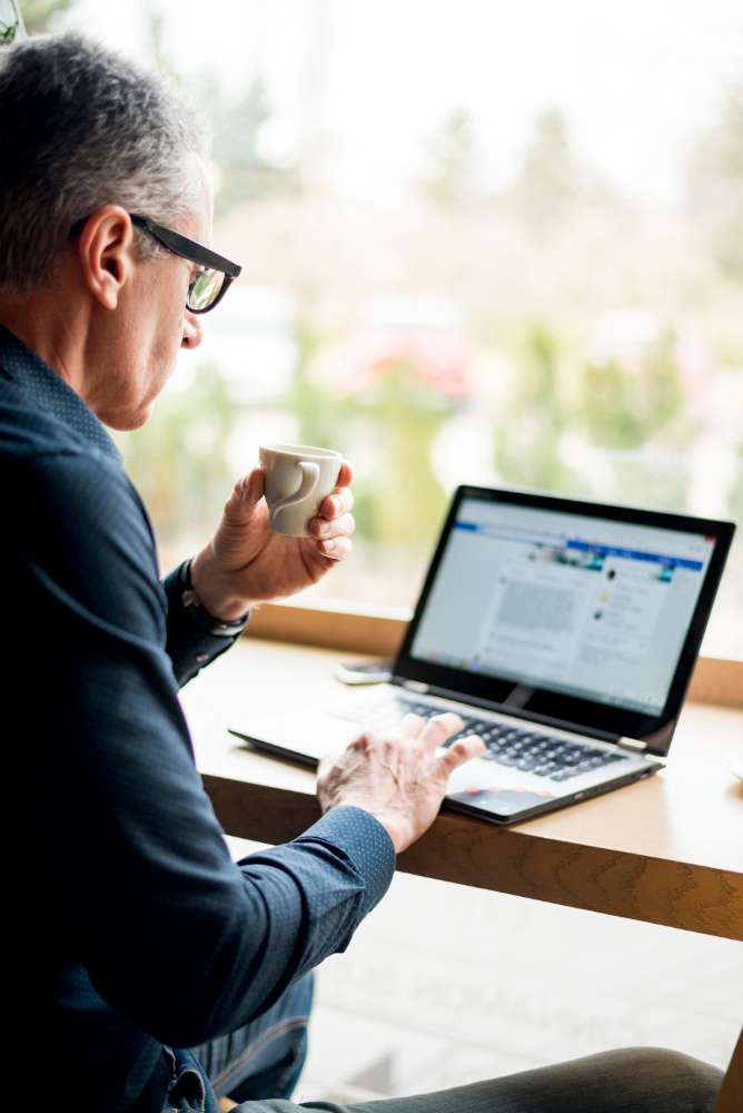 Creating strong linkedin business profile start growth business